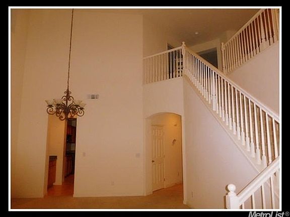 5th image of 635 Pine Creek Ln