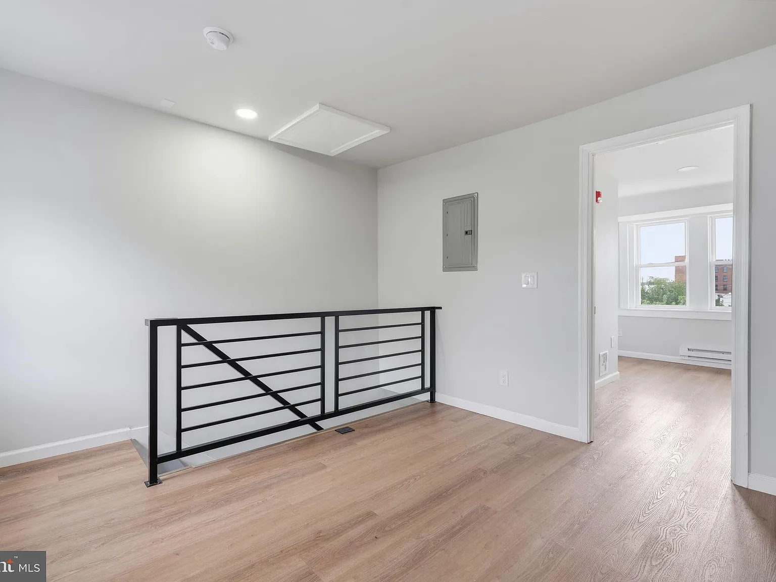 1 bed, 500 sqft, $1,050 — Photo 4
