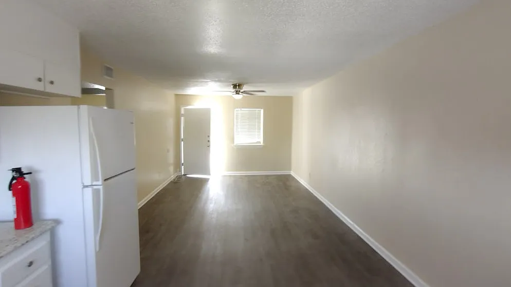2 bed, 672 sqft, $695 — Photo 4