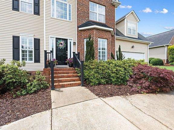 2nd image of 18 Pinehurst Green Way