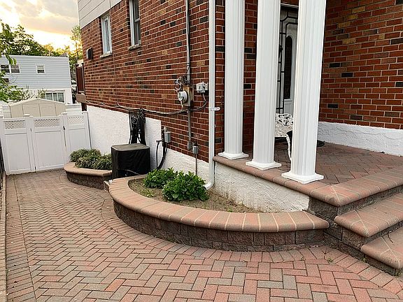4th image of 1533 Stadium Ave