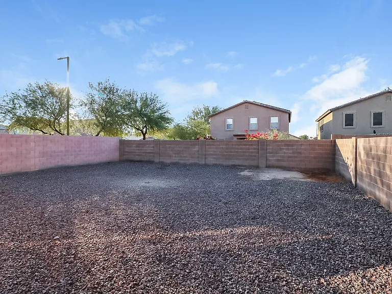 25213 W Cranston Pl — Photo 15
