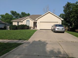 3026 SE Peck Rd, Topeka, KS 66605