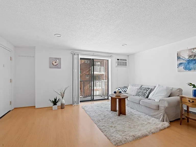 1186 Worcester Rd #220 — Photo 2