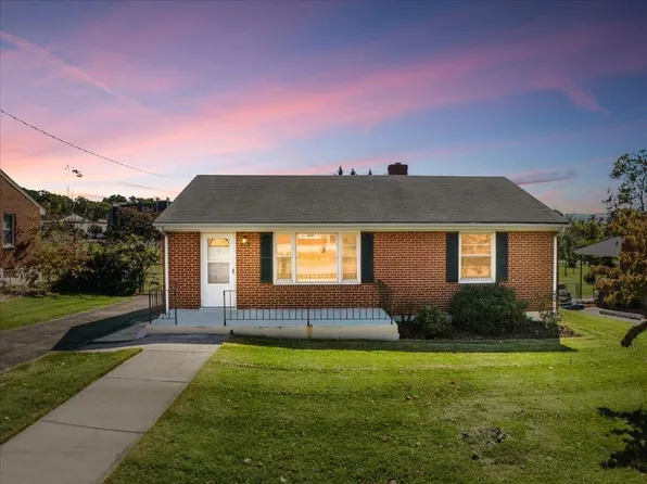 1644 Reece Rd, Salem, VA 24153