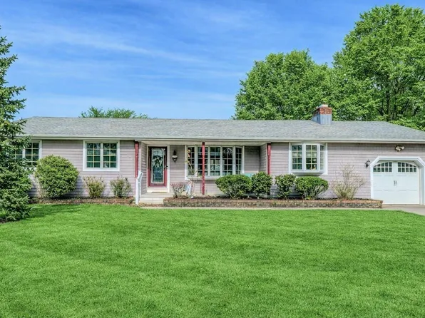 317 Discovery Ln, Egg Harbor Township, NJ 08234