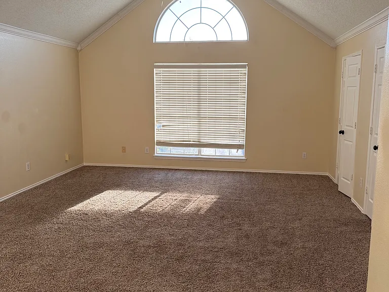 608 Herefordshire Ln — Photo 9