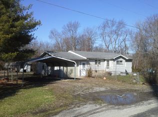 8417 Grove Rd, Benton, IL 62812