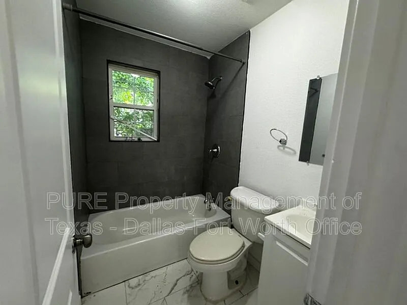2 bed, 1.0 bath, 750 sqft, $1,250 — Photo 3