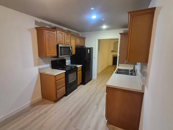 10515 E 45th Ter, Kansas City, MO 64133