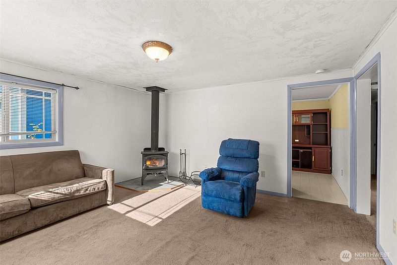 5th image of 1811 Beach Street