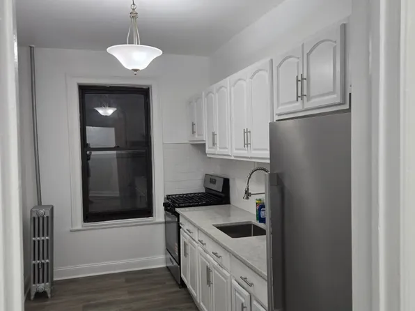 84 East 55th Street image 1 of 5