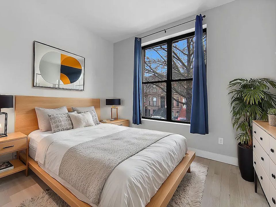 1st image of 346 Vernon Ave #9