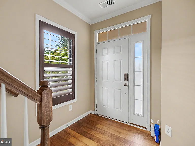23108 Sunbury St — Photo 3