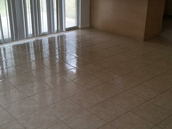 3rd image of 1049 S Terry Ave