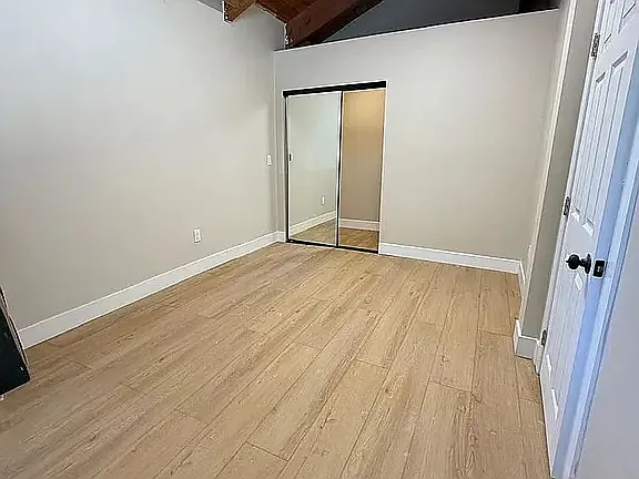2 bed, 850 sqft, $3,995 — Photo 2