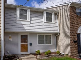 816 Mansfield Ct, Schaumburg, IL