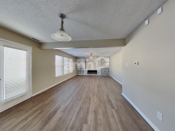 4th image of 10674 Broadlands Dr