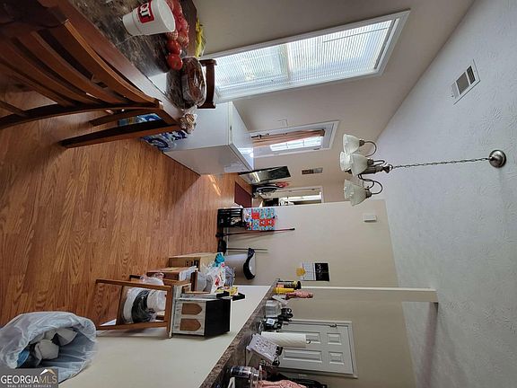 4th image of 11 Spruce St