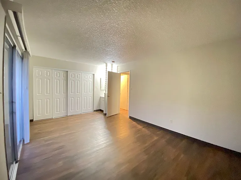 1222 S Hutchins St — Photo 6