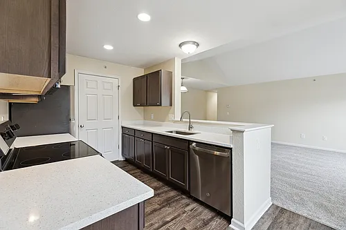 Mallard Pond Apartments & Condos Photo 1