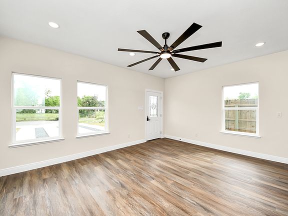 4th image of 13513 Segrest Dr #A