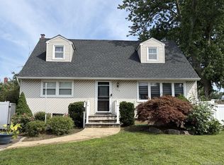 195 Nims Ave, West Babylon, NY 11704