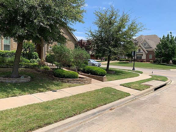 2nd image of 1521 Longhorn Trl