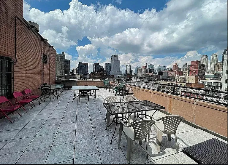 343 W 51st St #7B — Photo 1