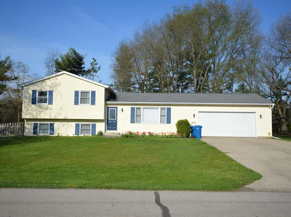 134 Gemini Ln, Walkerton, IN 46574