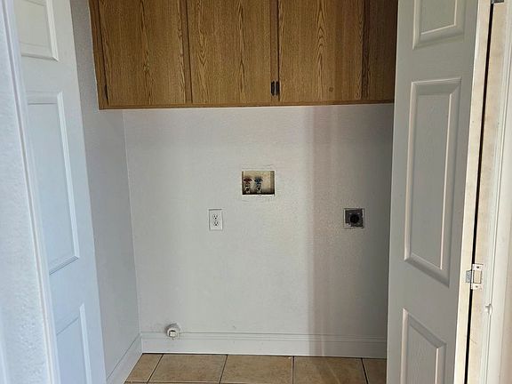 3rd image of 1941 Grande Cir APT 1