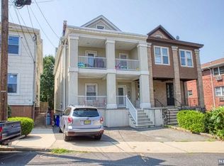 20 Cumbermeade Rd, Fort Lee, NJ 07024