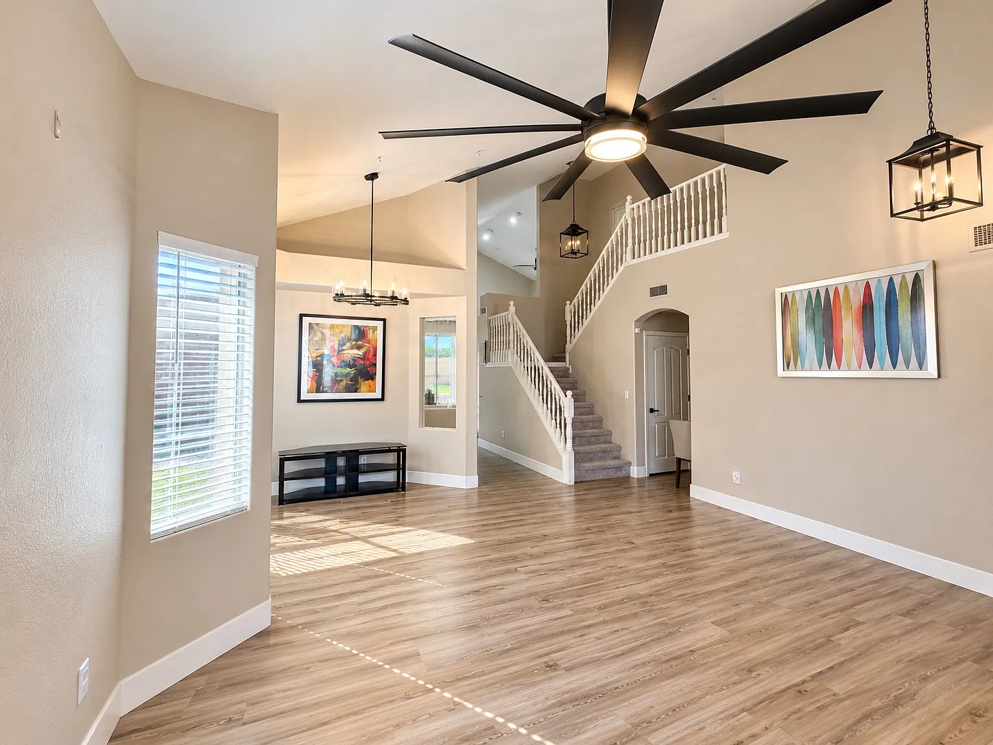 4 bed, 2.5 bath, 2331 sqft, $3,500 — Photo 2