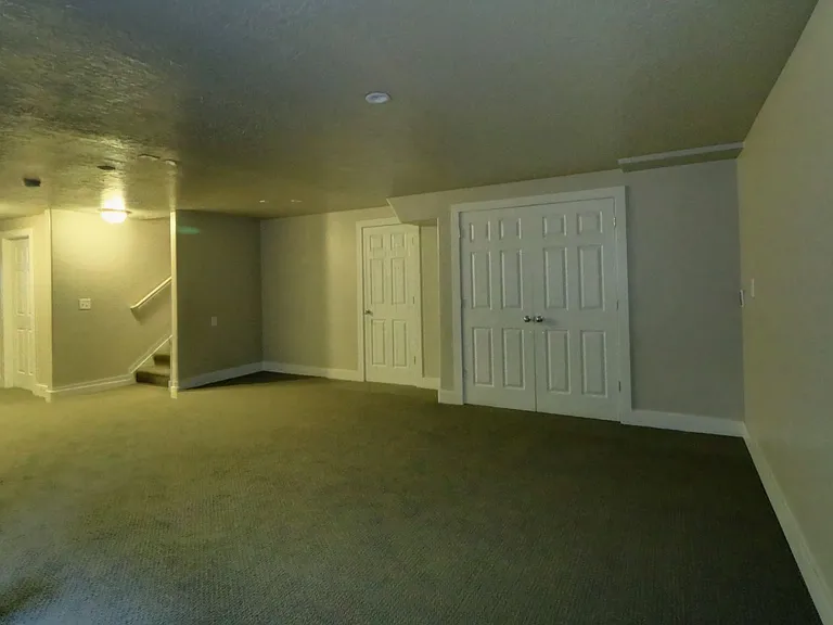 120 W 3430 N — Photo 26
