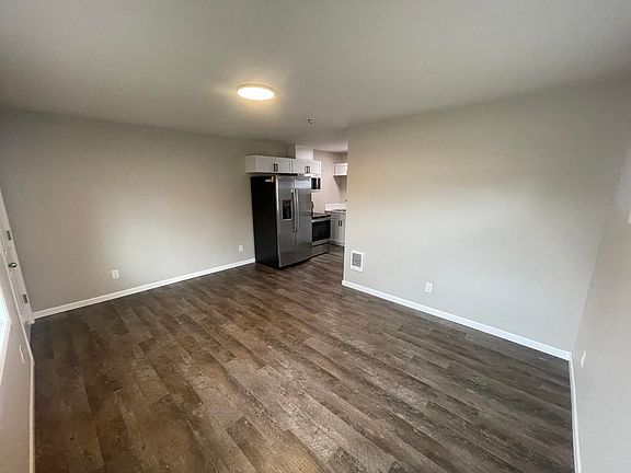 4th image of 205 S Elizabeth Rd