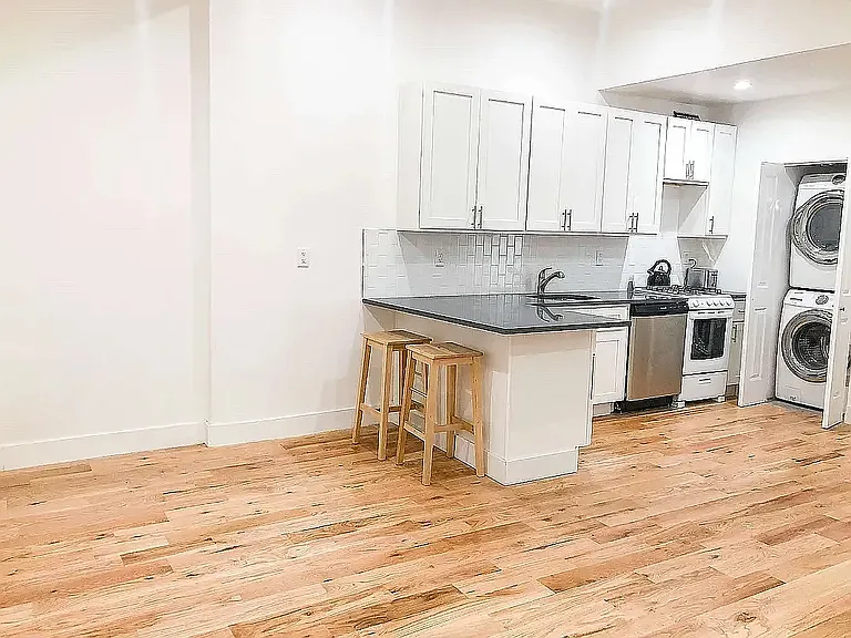494 Hart St #1 — Photo 1