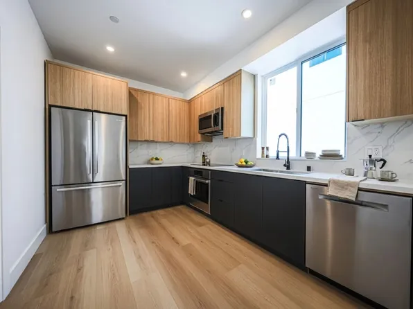 Never Before Lived in Luxury Townhomes 2 Blocks from WeHo!