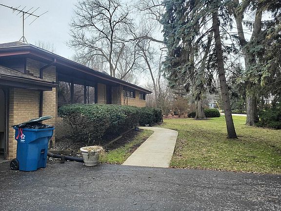 2nd image of 11903 S 68th Ct
