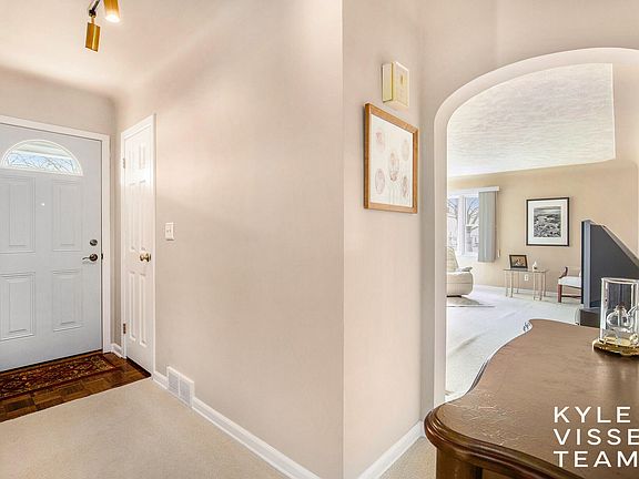 3rd image of 2139 Anderson Dr SE