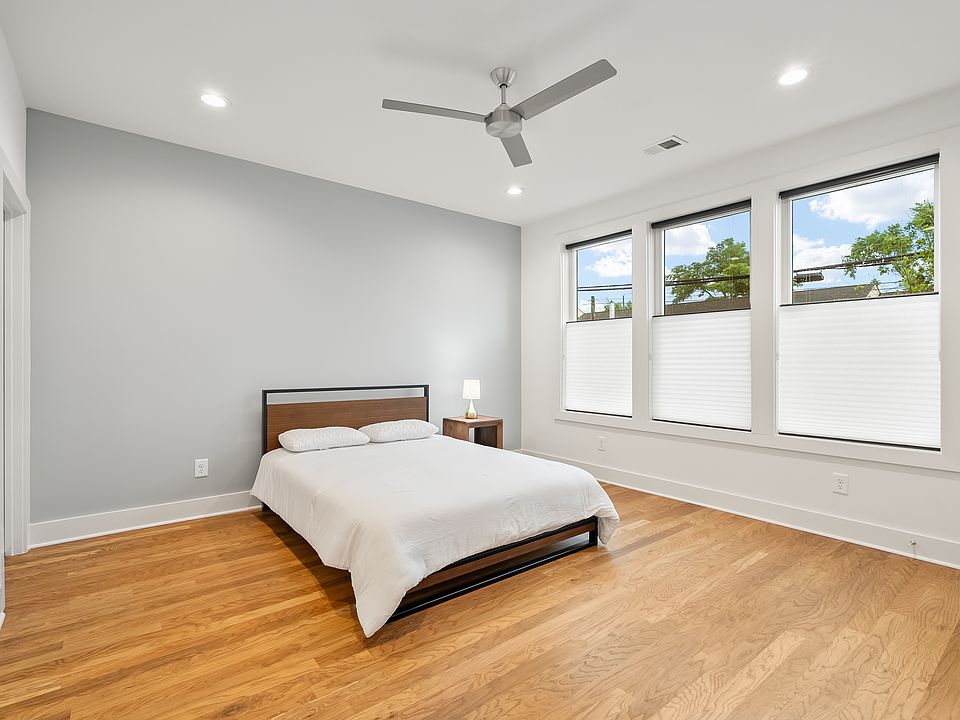 Main level floor with full bath