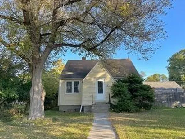 806 11th St, International Falls, MN 56649