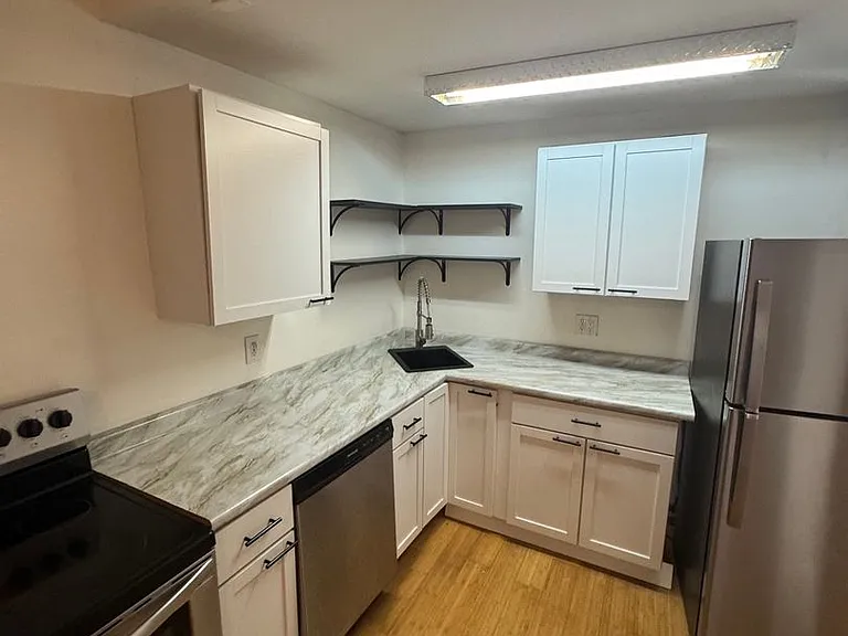 4520 Liberty Ave — Photo 9