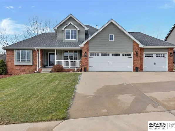 915 Pheasant Cir, Blair, NE 68008