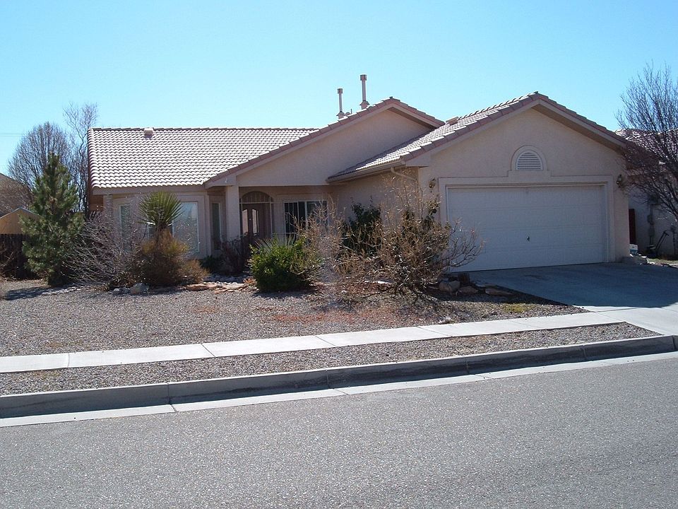beautiful, mature, flowering, easy to tend xeriscaped front yard