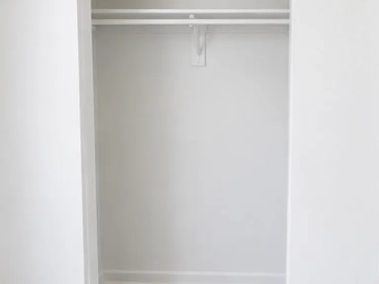 233 SW 11th Ave — Photo 5