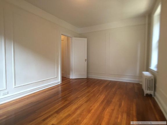 5th image of 106 Pinehurst Ave APT C22