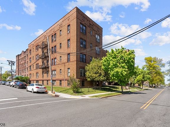 5th image of 433 Lincoln Ave APT A14