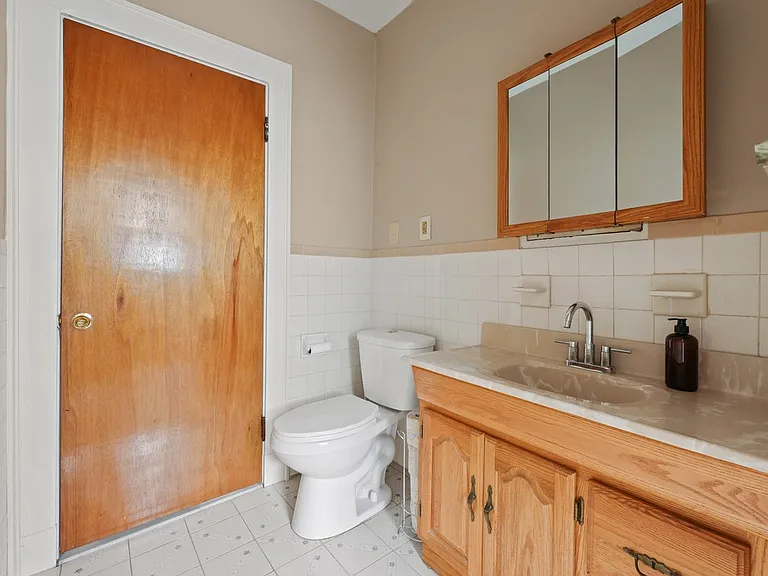 11 Baird St #2-D — Photo 10