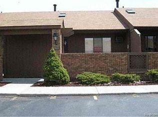 25110 Jefferson Ct, South Lyon, MI 48178
