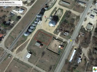 S Farmers St, Holland, TX 76534
